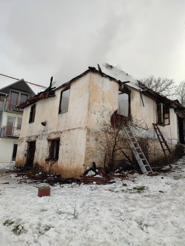 Izgorjela kuća Šabovića u Brestoviku Foto: Radio Bijelo Polje