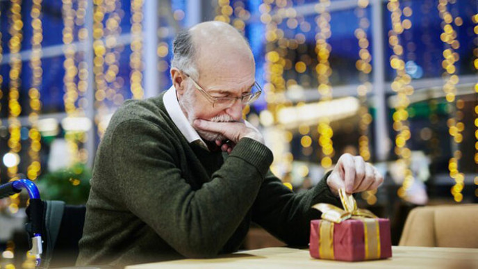 688z387_lonely-freepik_506x900