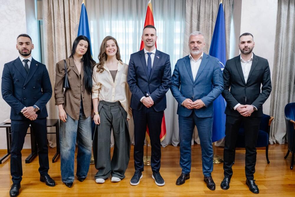 5715090_ddsdsdsds_ls