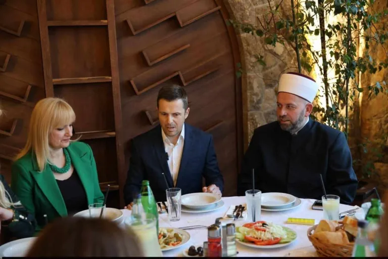 645865240_1469273551367830_4050834999891369398_n-768x512