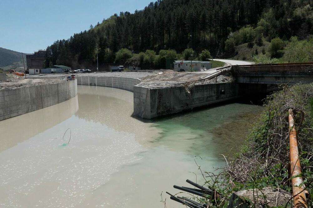 5722762_zamucena-cehotina_ls