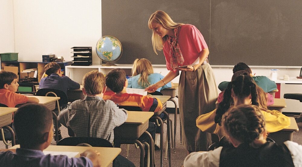 ucenici-u-razredu-1000x555