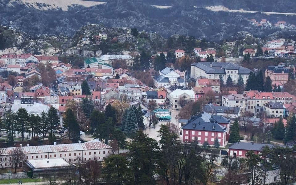 1758824468-ct-cetinje-2512-2021-sv2767-i_960x600