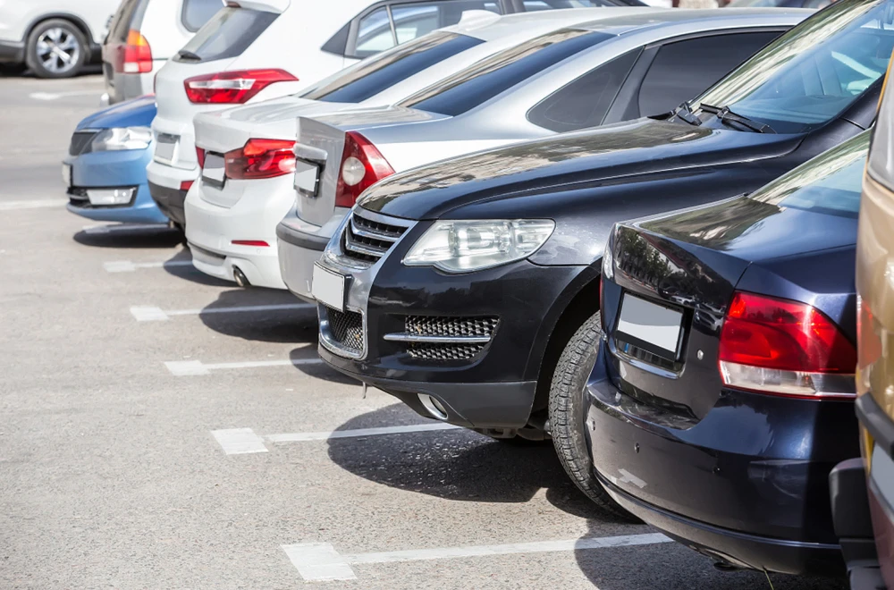 17832_parking-mikbiz-shutterstock-1402744103_f