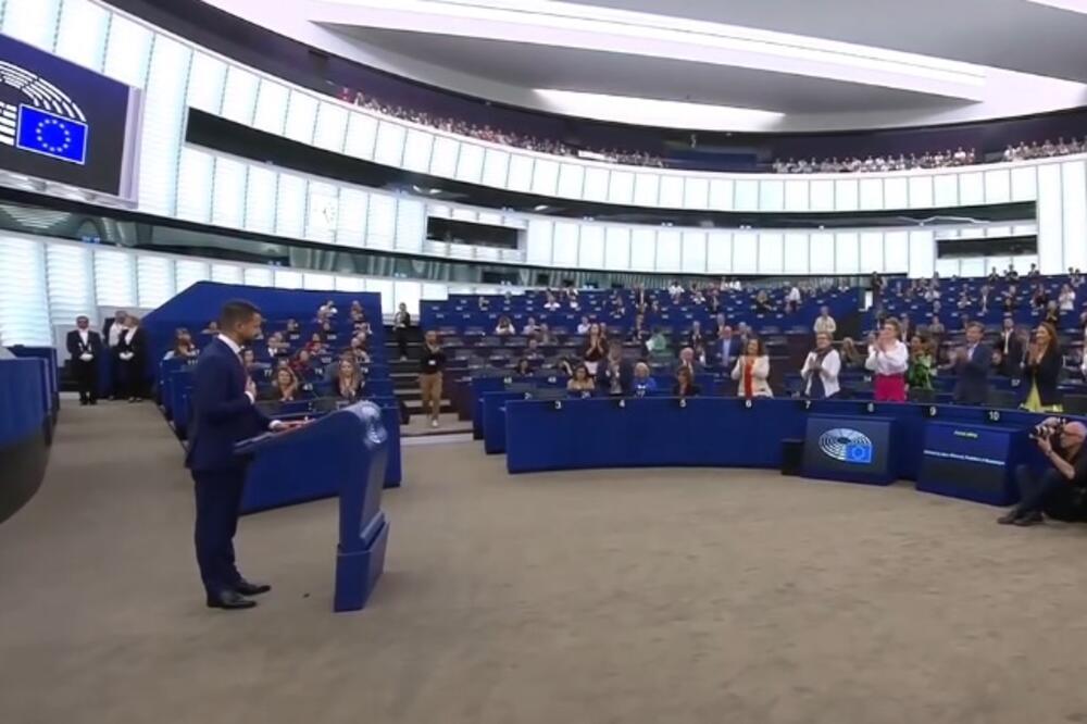 5734347_evropski-parlament_ls