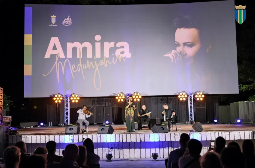 Amira-Medunjanin-Koncert_-18-scaled