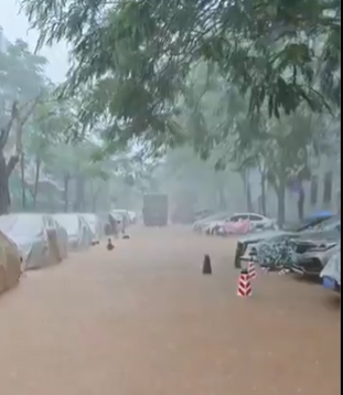 Kina-poplave-nevrijeme-Screenshot-104