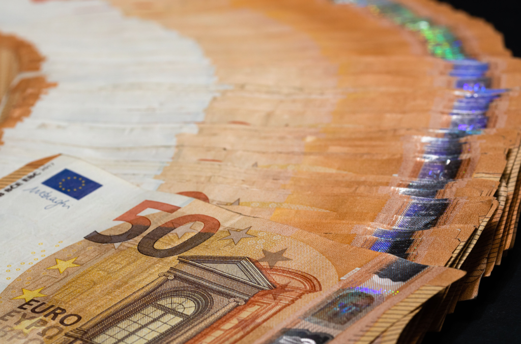 novac-euri-envato-5-1024x677