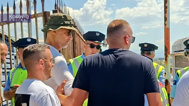 policija_privela_osobe_na_gazimestanu
