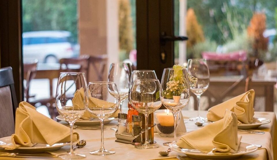 restoran_pixabay-960x555