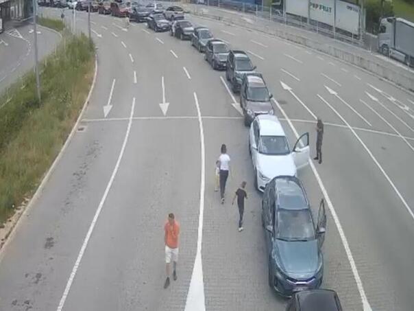 sluzbenici-bia-se-povukli-normalizacija-na-granicama-crne-gore-i-srbije-dfsgdfhfgjg_6a21ed6910389