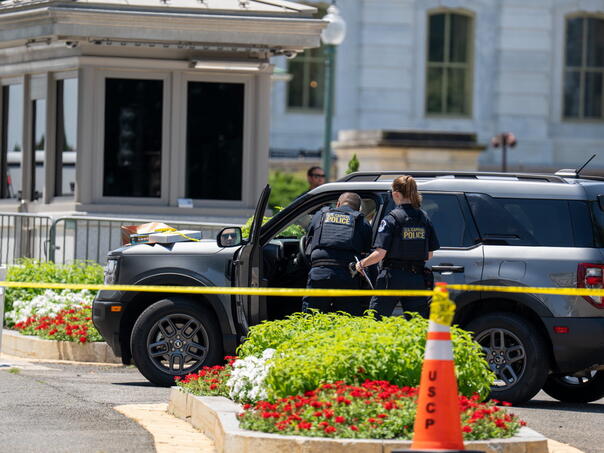 drama-ispred-americkog-kapitola-policija-uhapsila-naoruzanog-muskarca-capitol_6a5542d6c167f