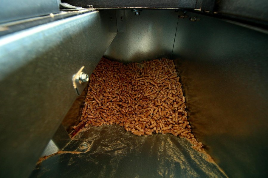 wood-pellet-5352677_1280_599x900
