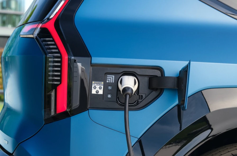 267534_kia-ev9-2024-1280-5802c1243e26c0f39cad69b46e221eea02_f