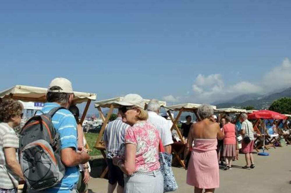 5758167_suveniri-tezege-bar-1_ls