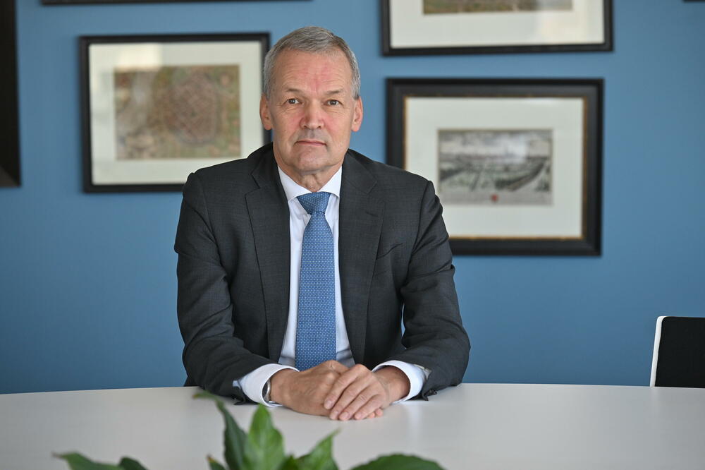 5759250_ambasador-holandije_ls