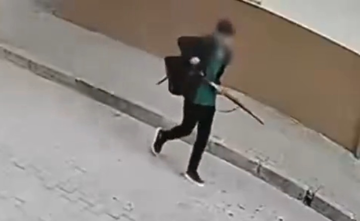 7658658659_554x900