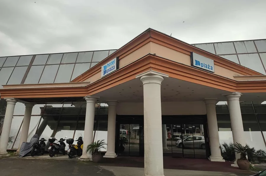 Hotel-Plaza