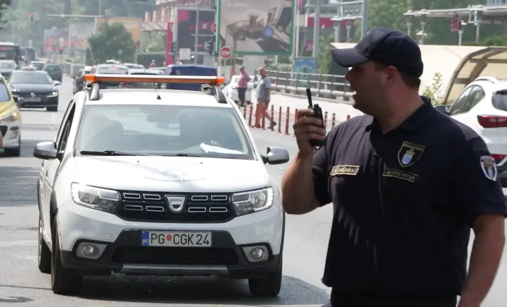Komunalna-policija-vozilo-foto-rtv-pg-1024x620