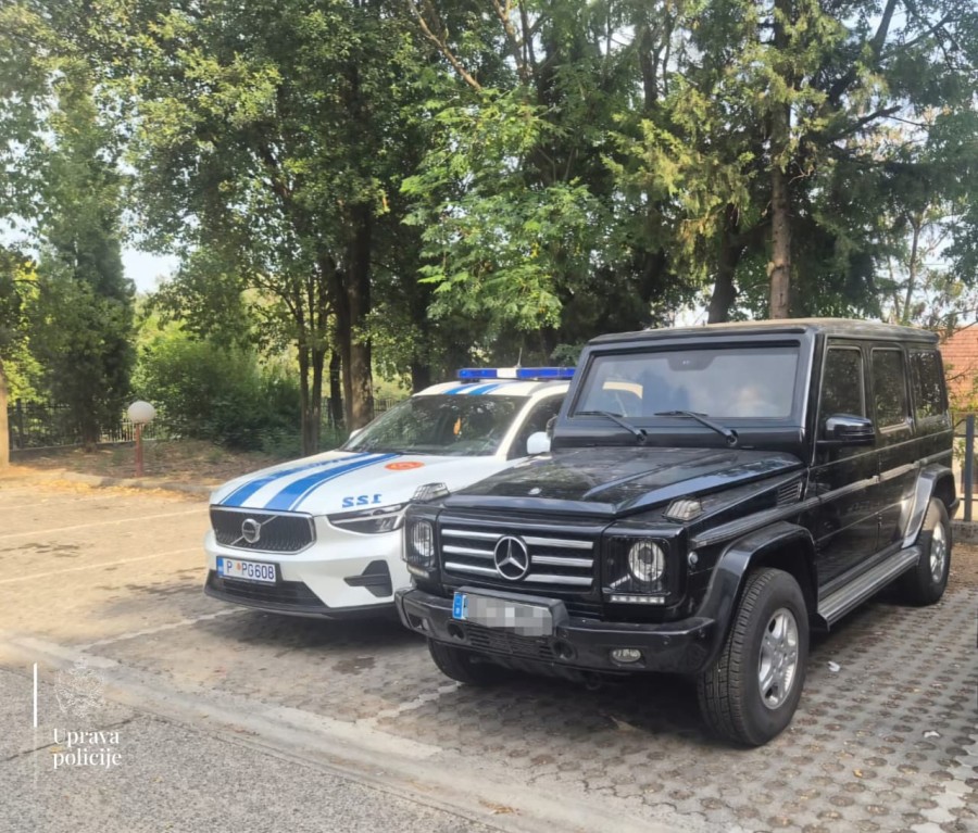 blinda,_džip_mercedes_767x900