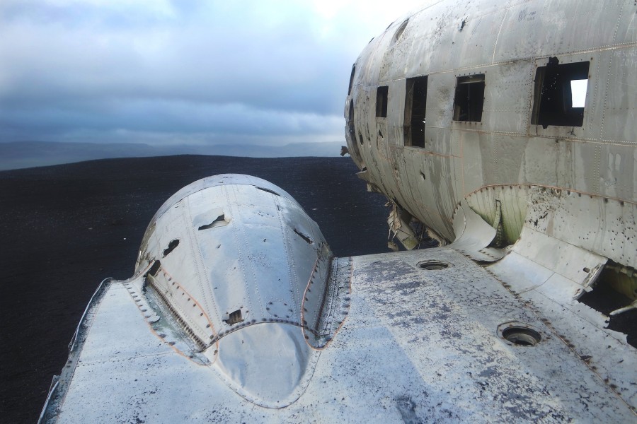 laloublue-plane-2630070_1920_600x900