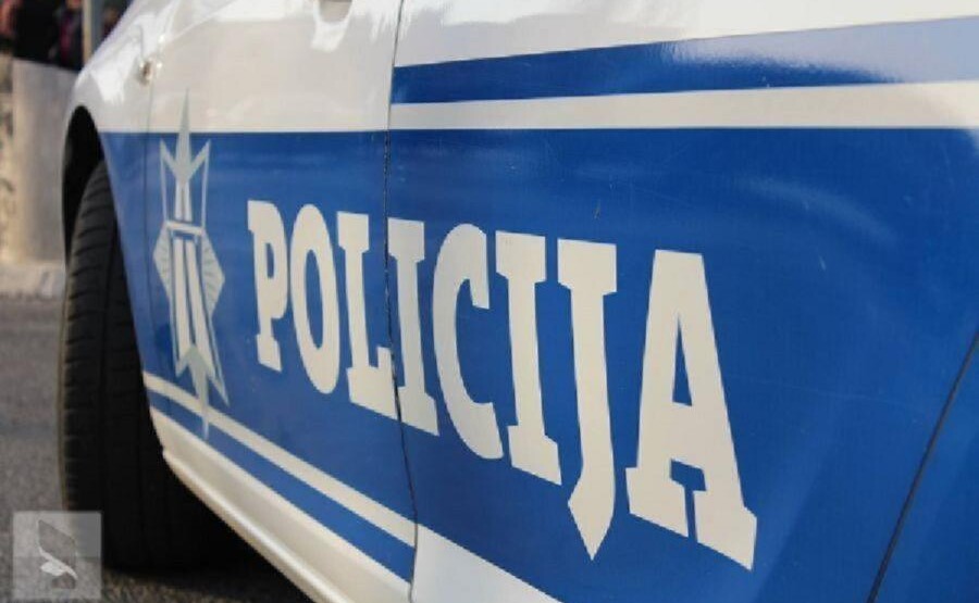 policijaa_600x900-900x555