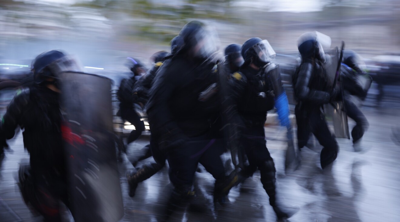 14389976-1320x733