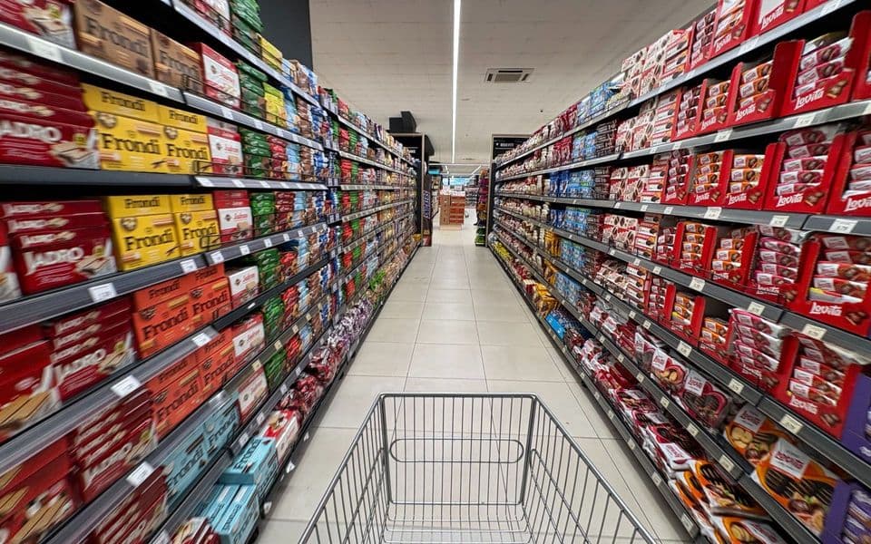 1762118484-market-prazne-trgovine-strajk-povodom-velikih-cijena-3101-2025-dragan-mijatovic40-i_960x600