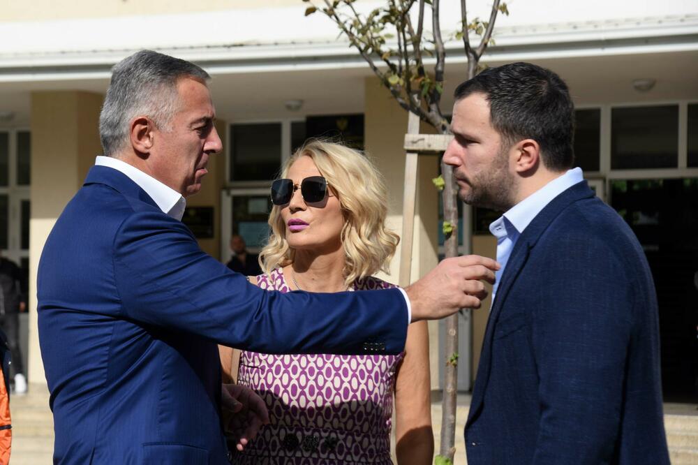 5764490_milo-glasanje-izbori-podgorica-008_ls