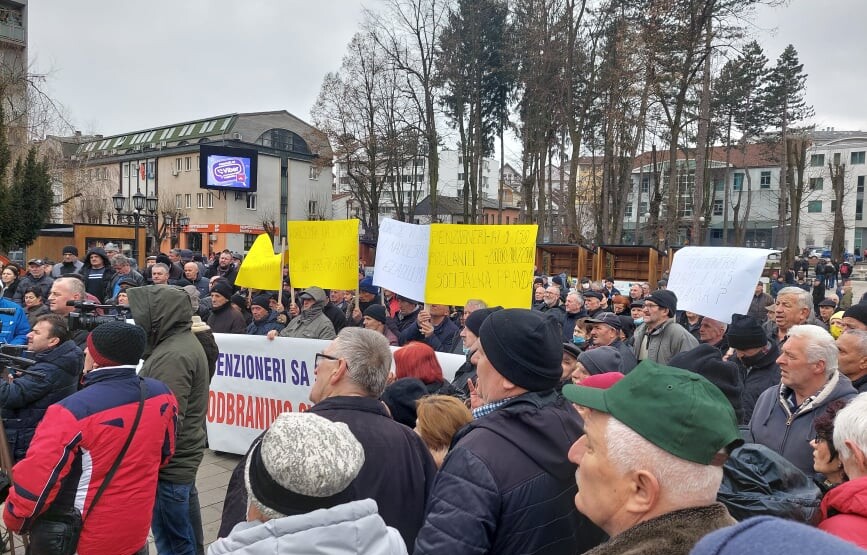 Fotografija-sa-protesta-Pokreta-Penzionera-867x555