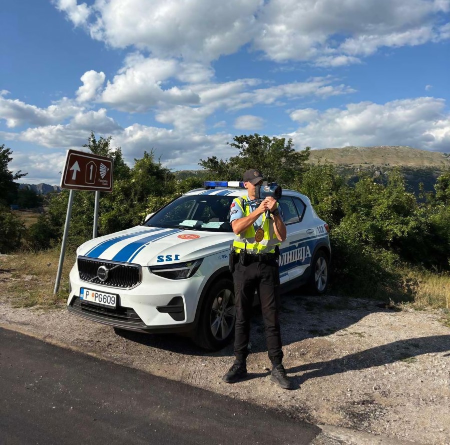 POLICIJA_SAOBRAĆAJNA_889x900