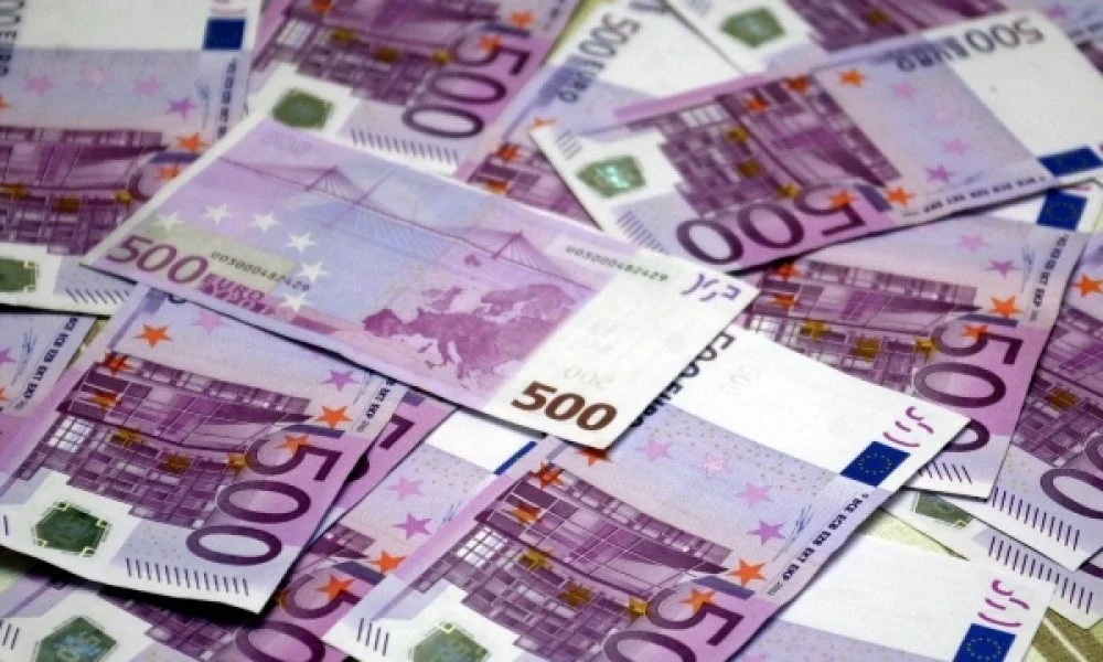 Slovenka-muskarcu-posudila-500-eura-zauzvrat-dobila-milijun-dinara-1000x600-1