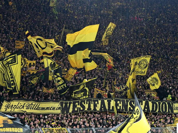 borussia-dortmund-nagradjuje-navijace-koji-ne-koriste-mobitele-tokom-utakmica-borussia_6adb862a12fb3
