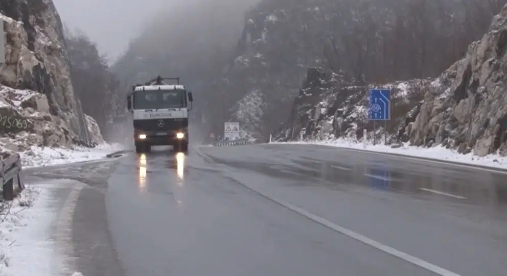 snijeg-poledica-put-zimski-uslovi-2-foto-rtv-podgorica